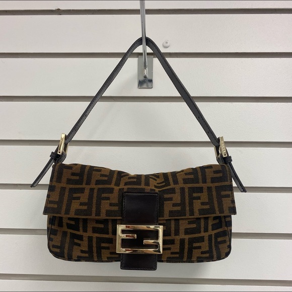 SOLD 100% Authentic Fendi Baguette - Picture 2 of 11